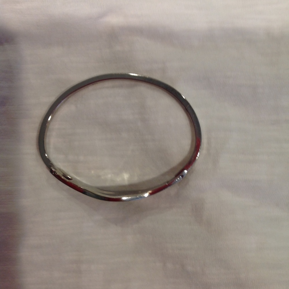 Flower bracelet - Picture 3 of 3